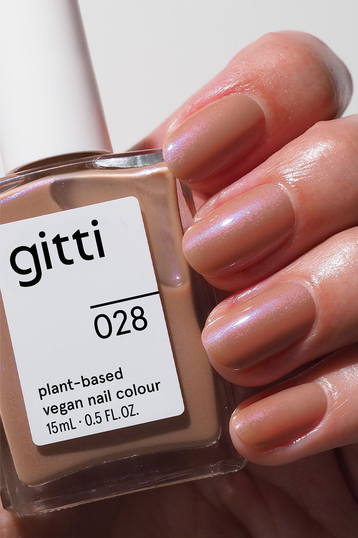 gitti no. 028, Mocha Cloud Manicure