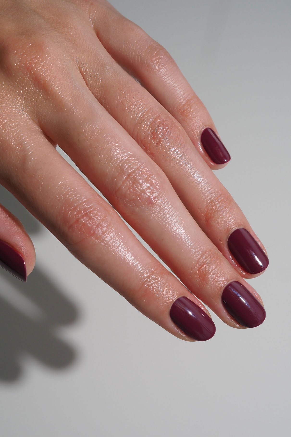 gitti no. 16 Wineberry Manicure