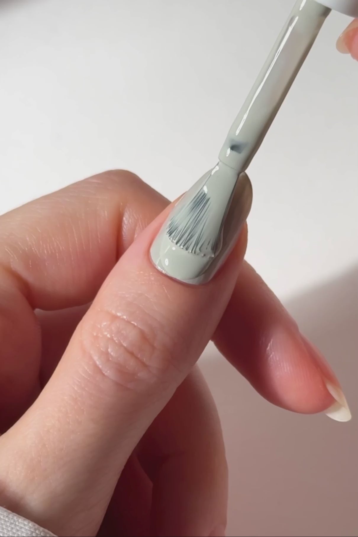  gitti no. 017 Feather Grey Application Video